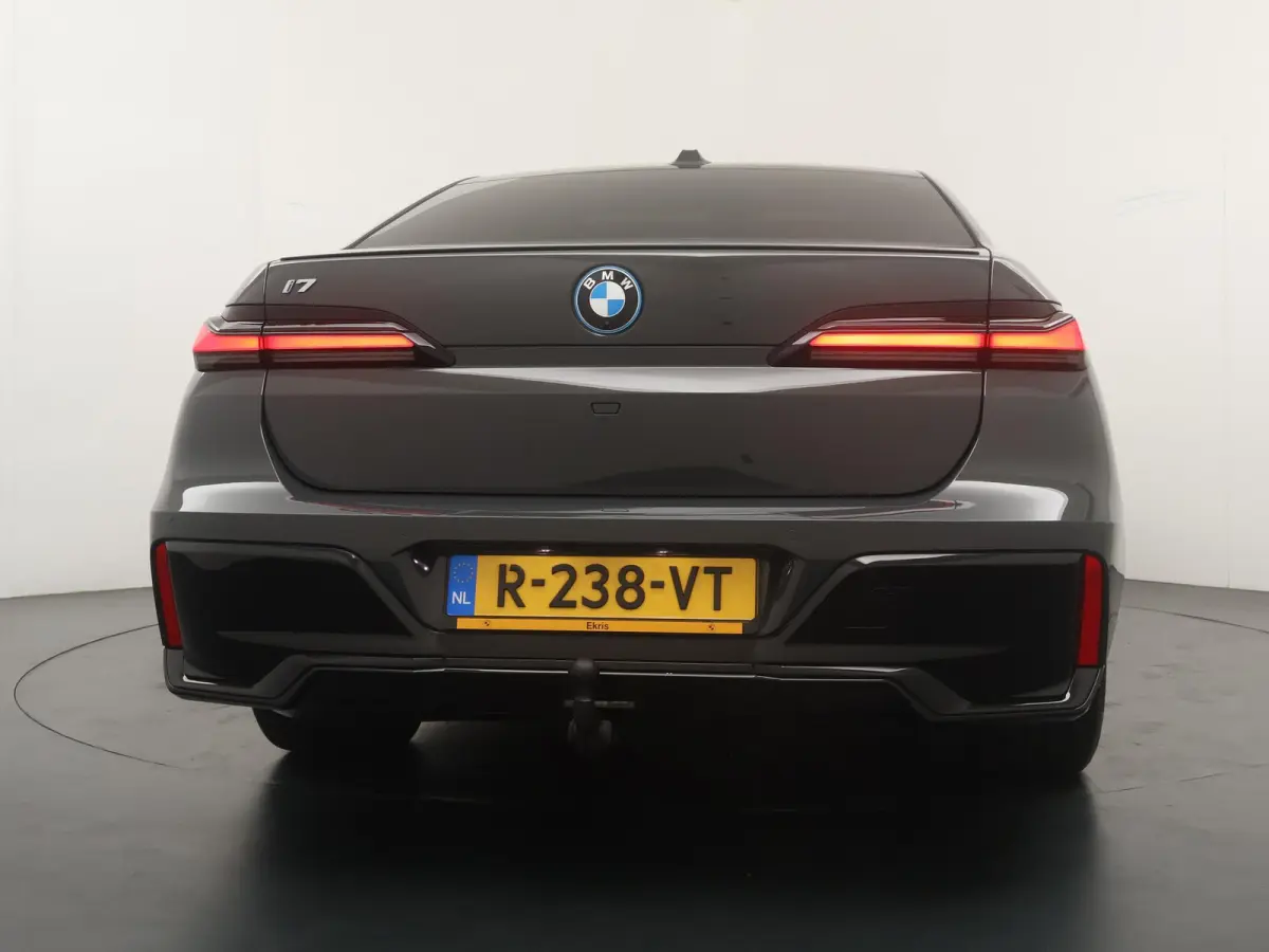 xDrive60 106 kWh | Bowers & Wilkins | Trekhaak | Massage voorstoelen | Connoisseur Pack | Driving Assistant Professional |  Gelaagd glas | panoramadak Sky Lounge