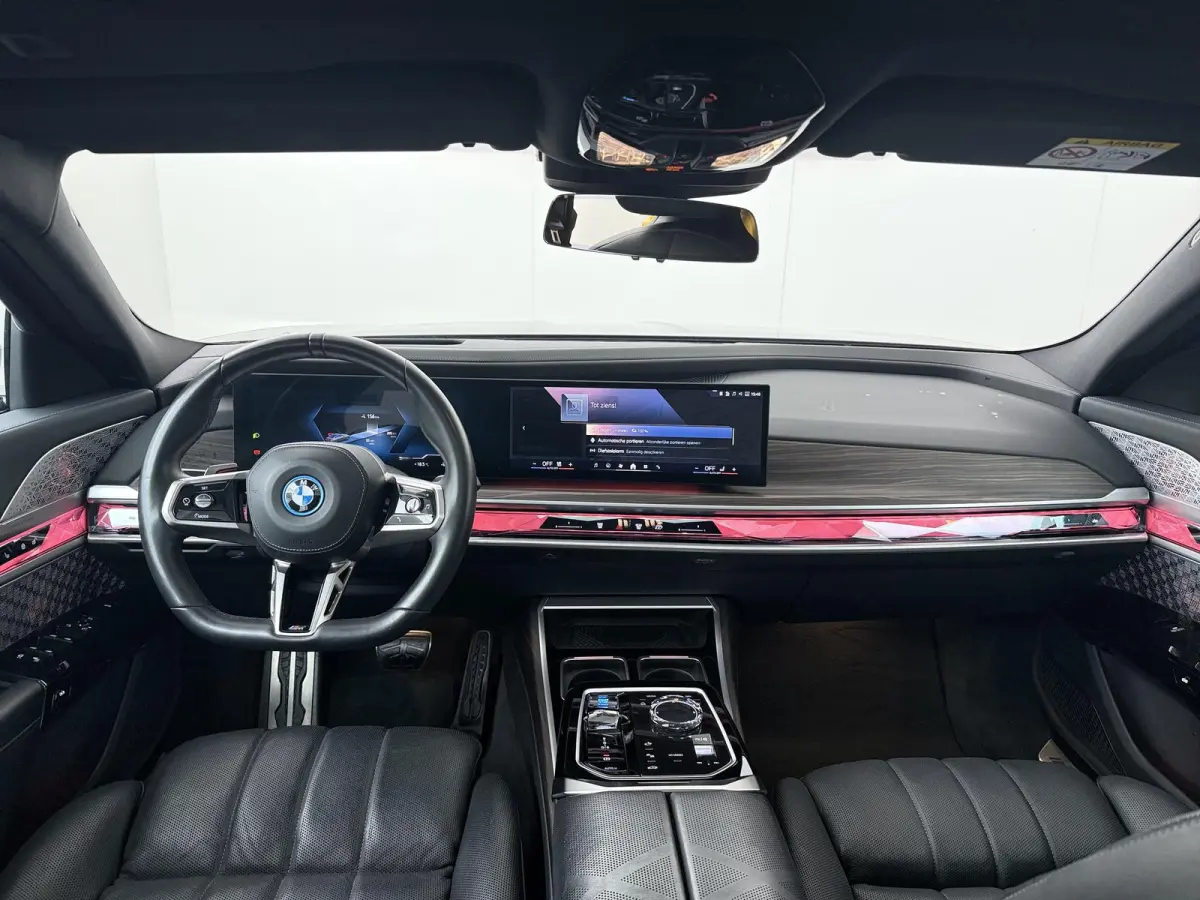 xDrive60 106 kWh | Bowers & Wilkins | Trekhaak | Massage voorstoelen | Connoisseur Pack | Driving Assistant Professional |  Gelaagd glas | panoramadak Sky Lounge