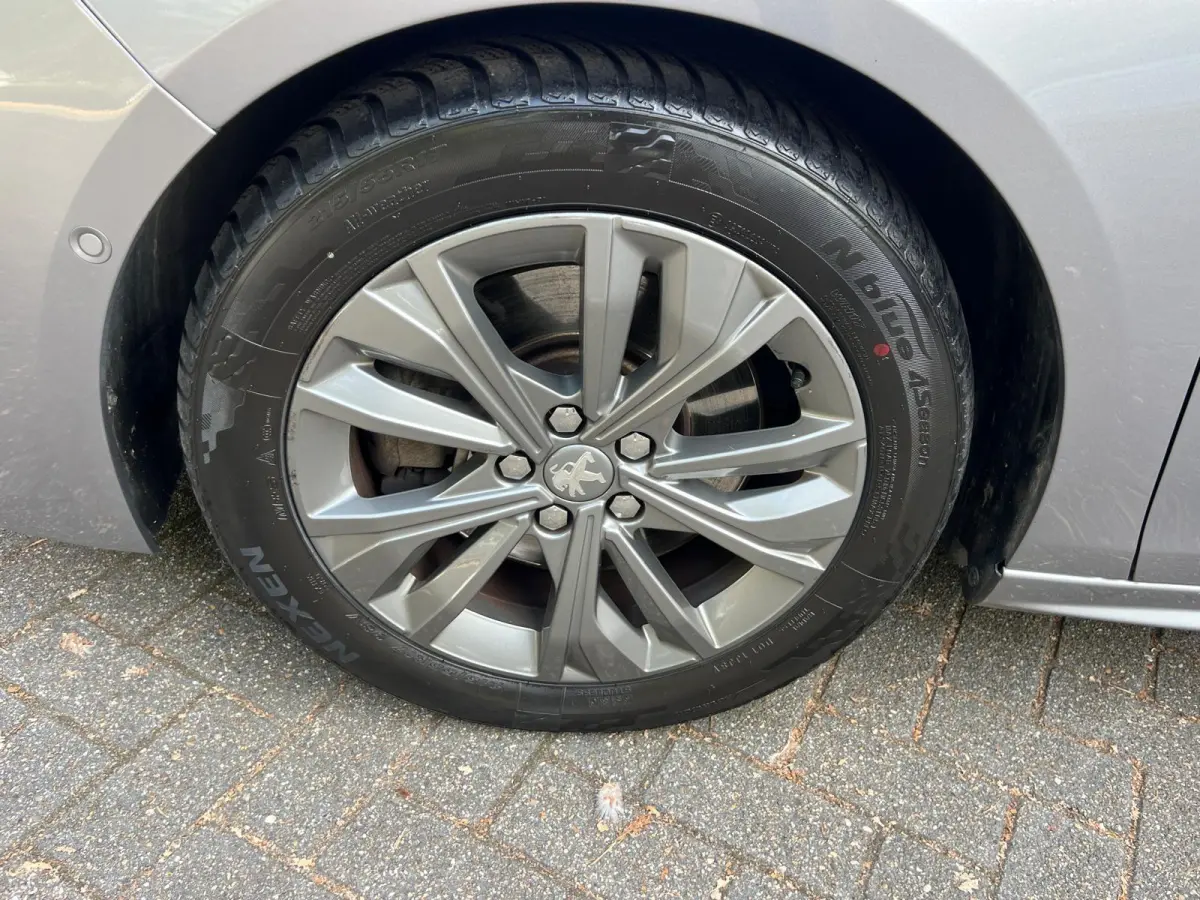 1.6 HYbrid PHEV Allure l Pano l ACC l
