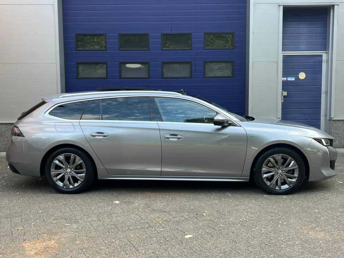 1.6 HYbrid PHEV Allure l Pano l ACC l