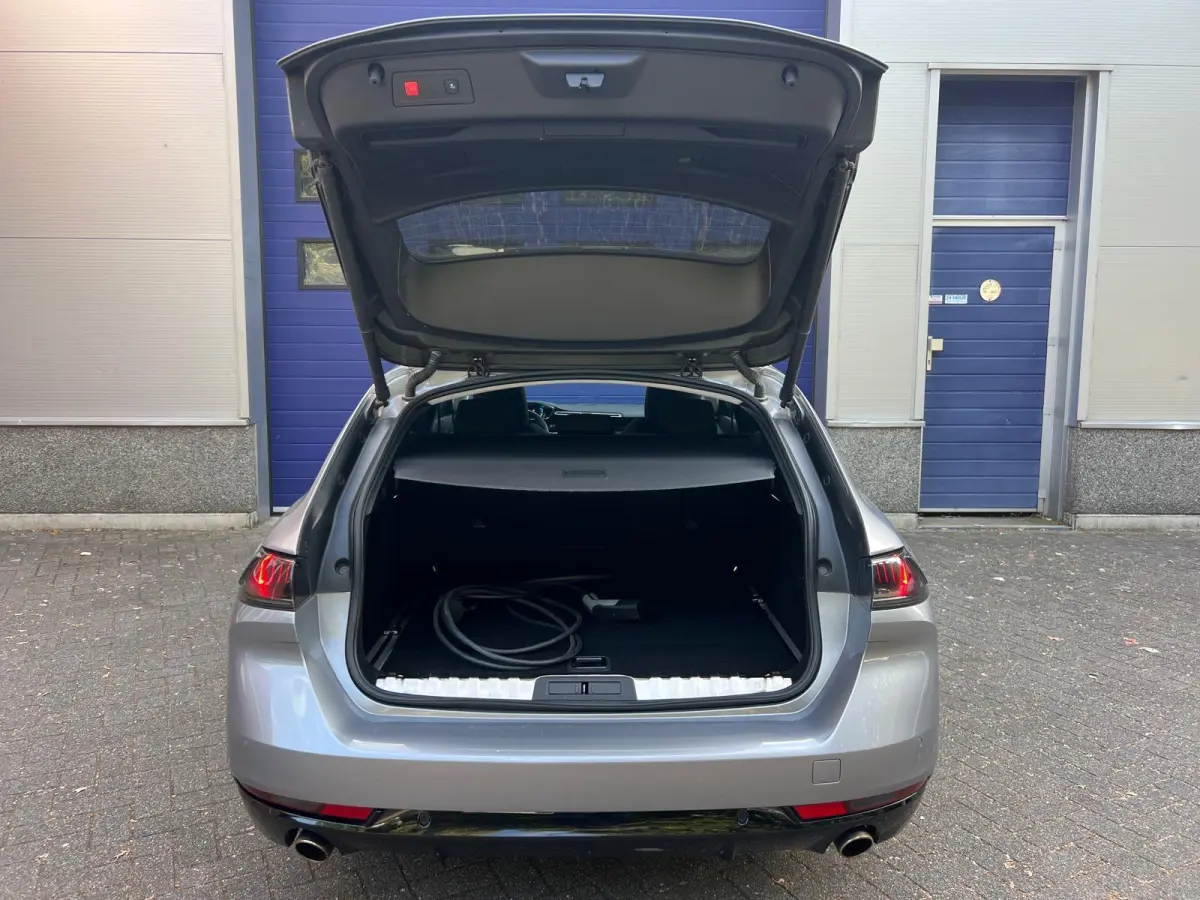 1.6 HYbrid PHEV Allure l Pano l ACC l