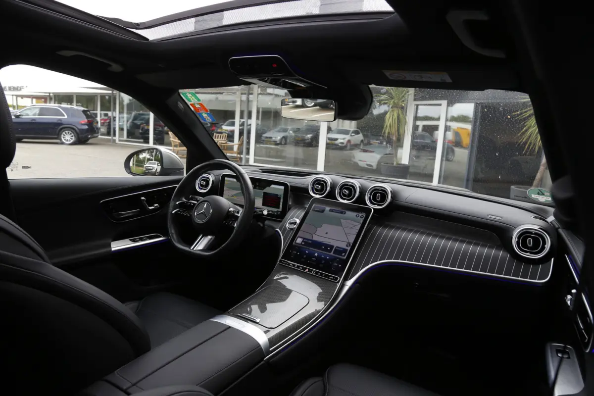 Plug in hybride 4MATIC AMG Line*Perfect MB Onderh.*Airmatic/4wiel bestu./360/ACC/Massage/Koeling/HUD/Digital Light/DAB/Sfeer/Dodehoek/Apple Carplay-Android/Parkeersens.V+A/19 inch LM*