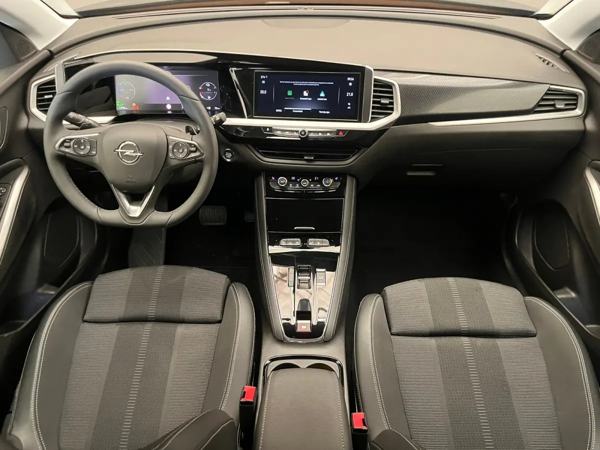 1.6 PHEV GS Stuur & Stoelverwarming | AGR-Stoelen | Camera | 18" Lichtmetaal | Cruise | Carplay | Climate Control  | AGR Comfortstoelen | Achteruitrij Camera | Apple Carplay/Android Auto|tel