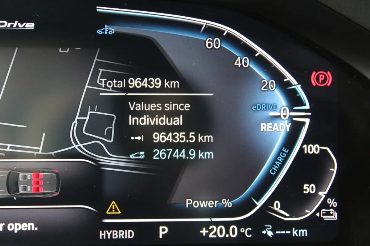 320e Business Edition Plus | SOH 93% | M-sport | Ledere bekleding | Elektrische achterklep | Navigatie |