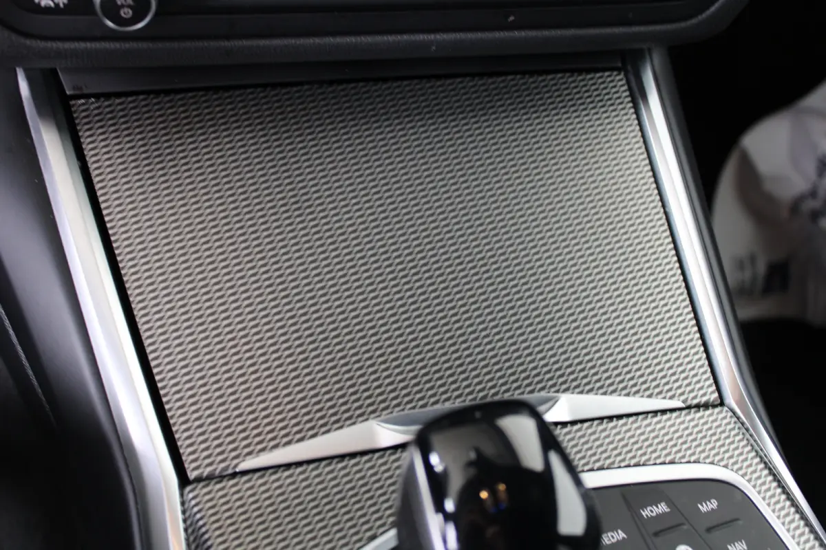 320e Business Edition Plus | SOH 93% | M-sport | Ledere bekleding | Elektrische achterklep | Navigatie |