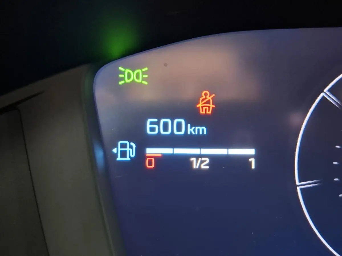 1.2 Hybrid 145 Allure | Achterbank in delen neerklapbaar | Achterspoiler | Actieve noodgeval assistent