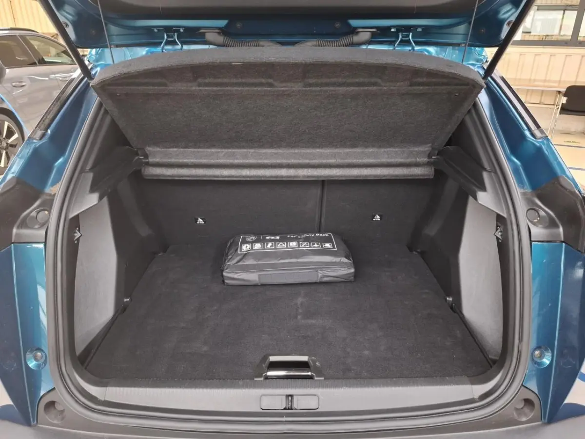1.2 Hybrid 145 Allure | Achterbank in delen neerklapbaar | Achterspoiler | Actieve noodgeval assistent