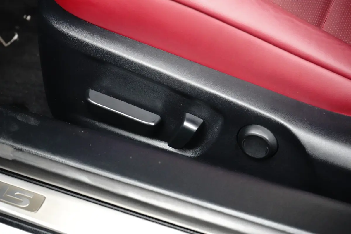 300h | UNIEK! | CRUISE CONTROL |CAMERA | DODE HOEK DETECTIE | STOELVERWARMING | FULL LED