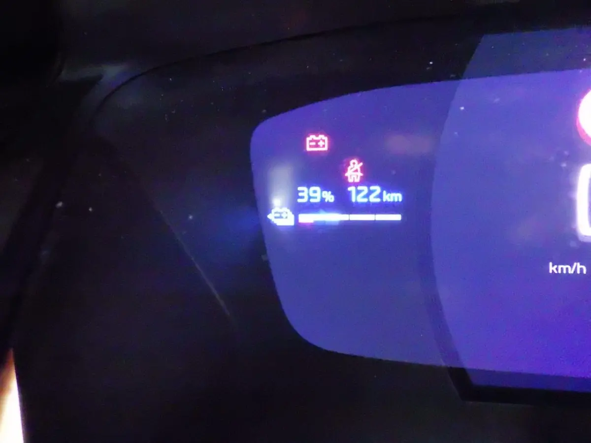 GT Avantage | Massage St. | Leder Alcan. | Memory | Camera | KeyLess | Climate & Cruise C. | Full LED | BLIS | Privacy Glass | Massage St. | Leder Alcan. | Memory | Camera | KeyLess | Climat