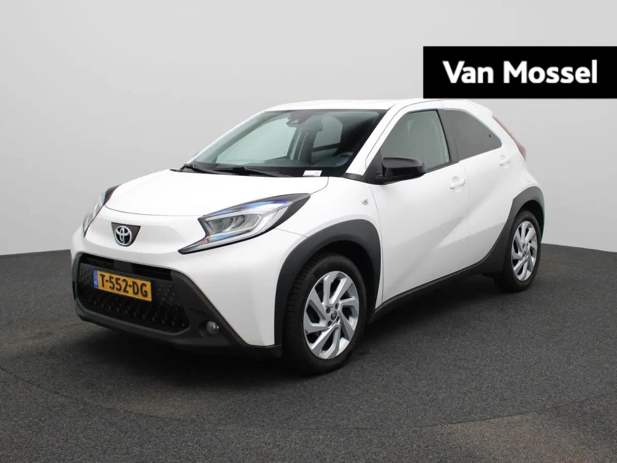 1.0 VVT-i MT first | Apple Carplay / Android Auto| Bluetooth | Cruise Control | Achteruitrijcamera |
