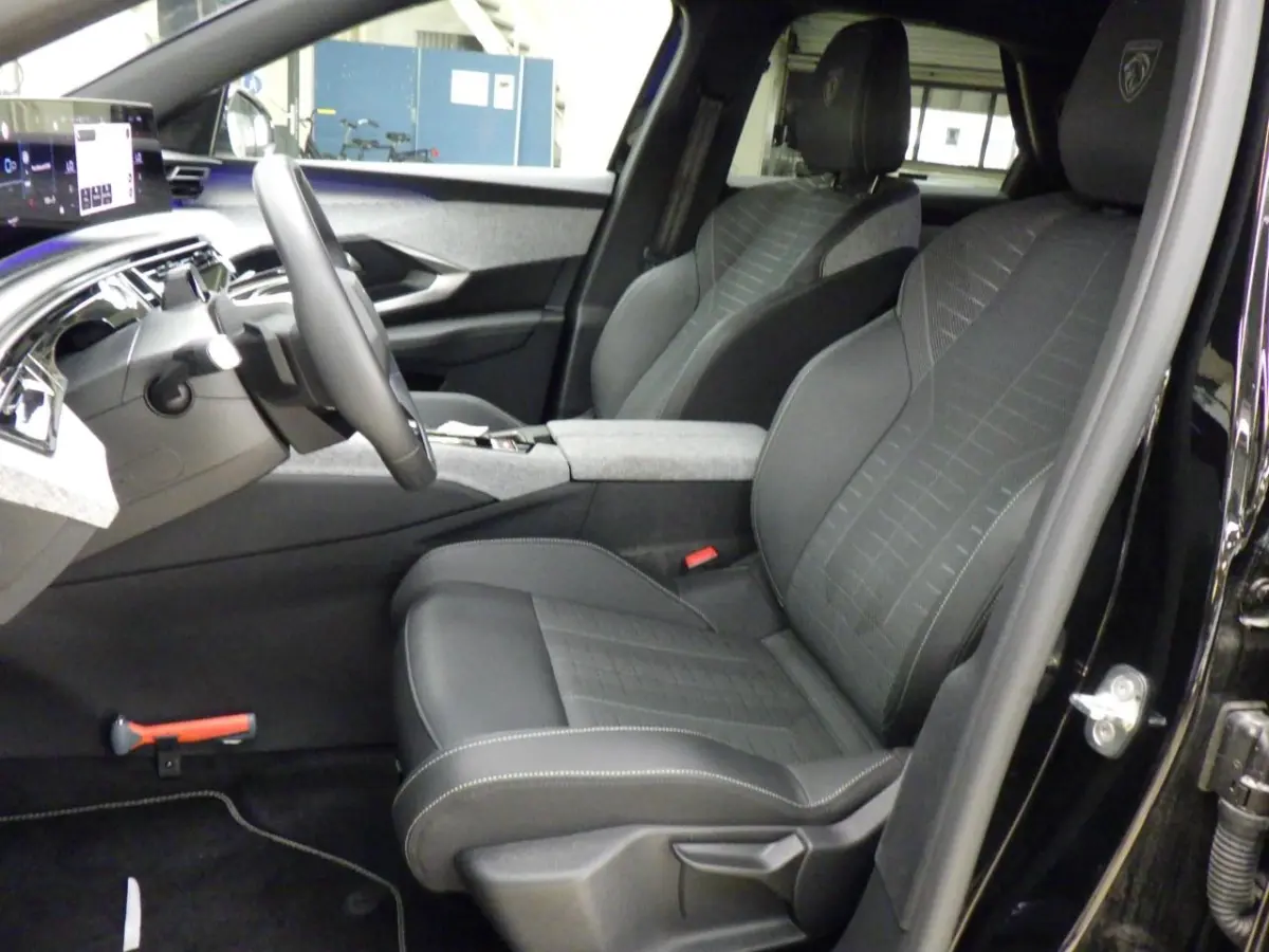 1.2 Hybrid 145 GT | Adap. Cruise C.. | Matrix LED | Camera | St. Verwarming | 19" LMV | Climate C. | KeyLess | PDC V&A | Privacy Glass | Adap. Cruise C.. | Matrix LED | Camera | St. Verwarmi