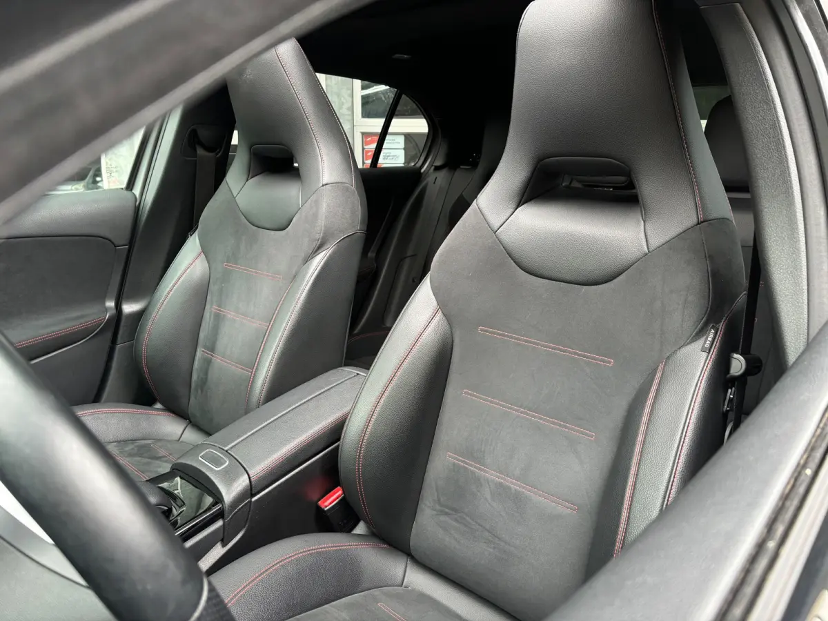 180 AMG MAT GRIJS | PANO | SFEERVERLICHTING | NAP | CAMERA | LEER |
