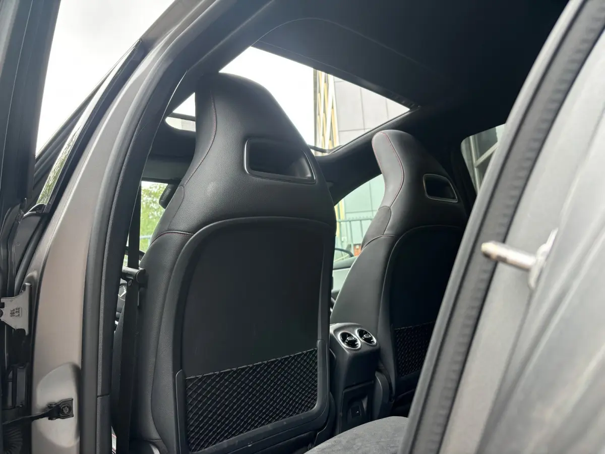 180 AMG MAT GRIJS | PANO | SFEERVERLICHTING | NAP | CAMERA | LEER |