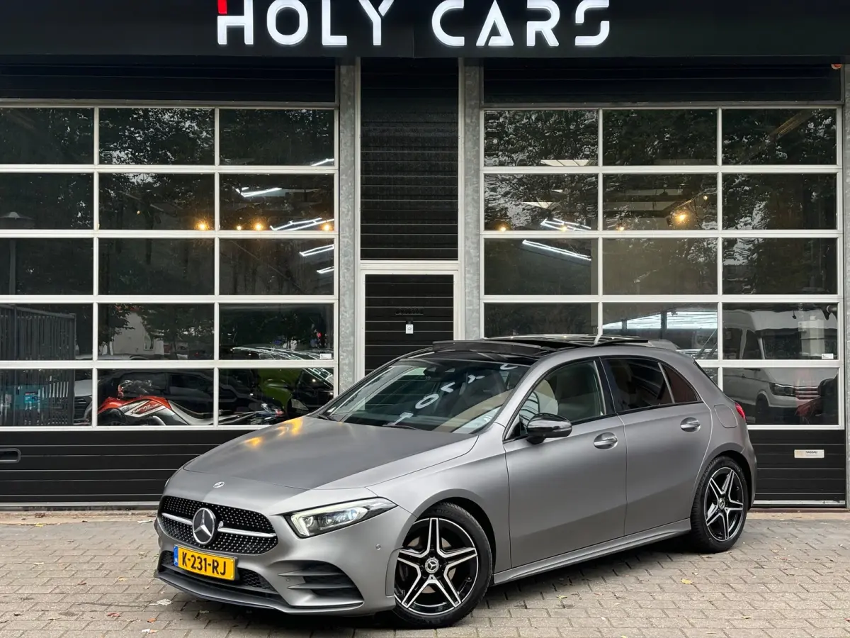 180 AMG MAT GRIJS | PANO | SFEERVERLICHTING | NAP | CAMERA | LEER |