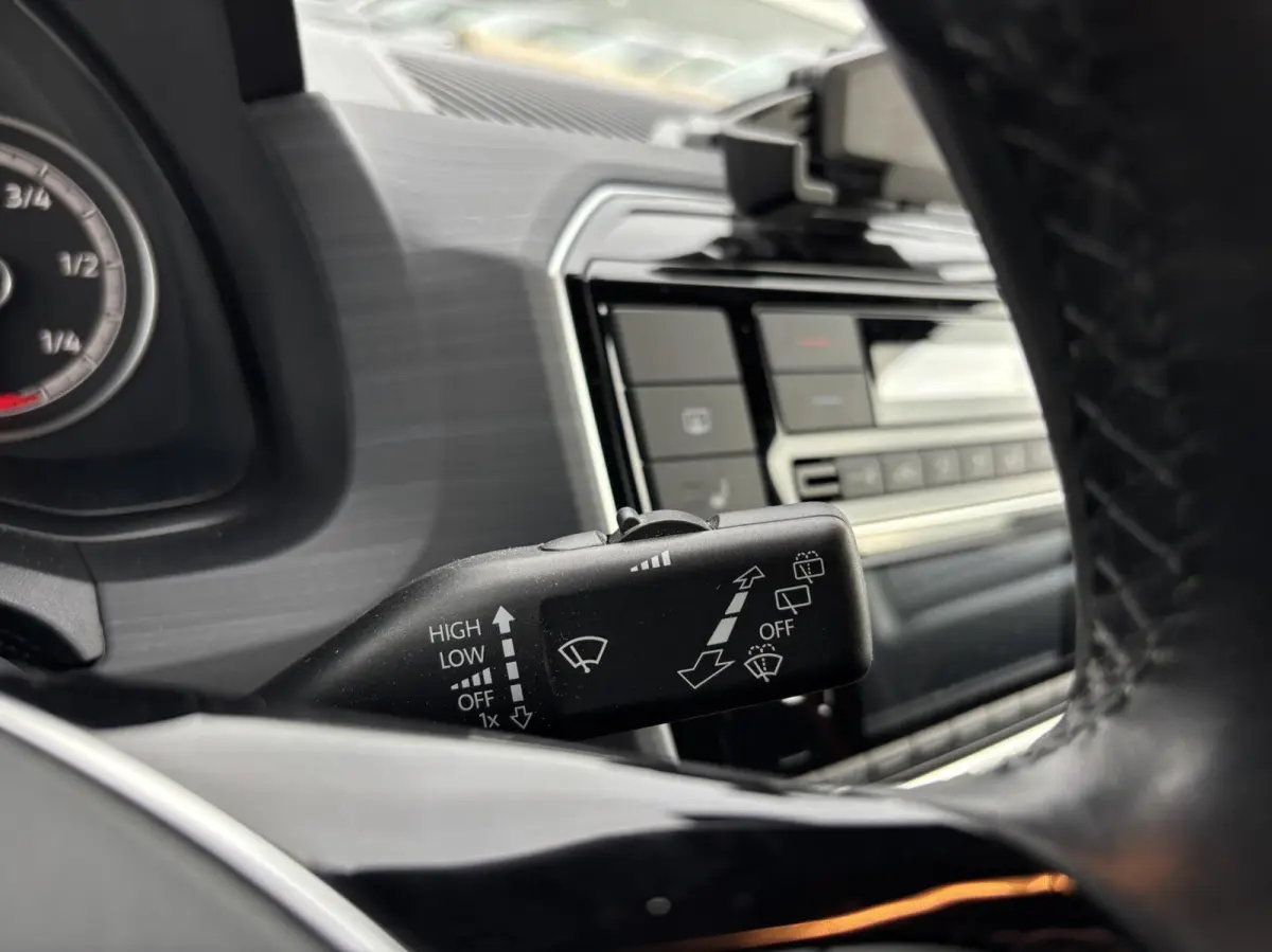 Up! 1.0 BMT cross up! cruise camera pdc bluetooth