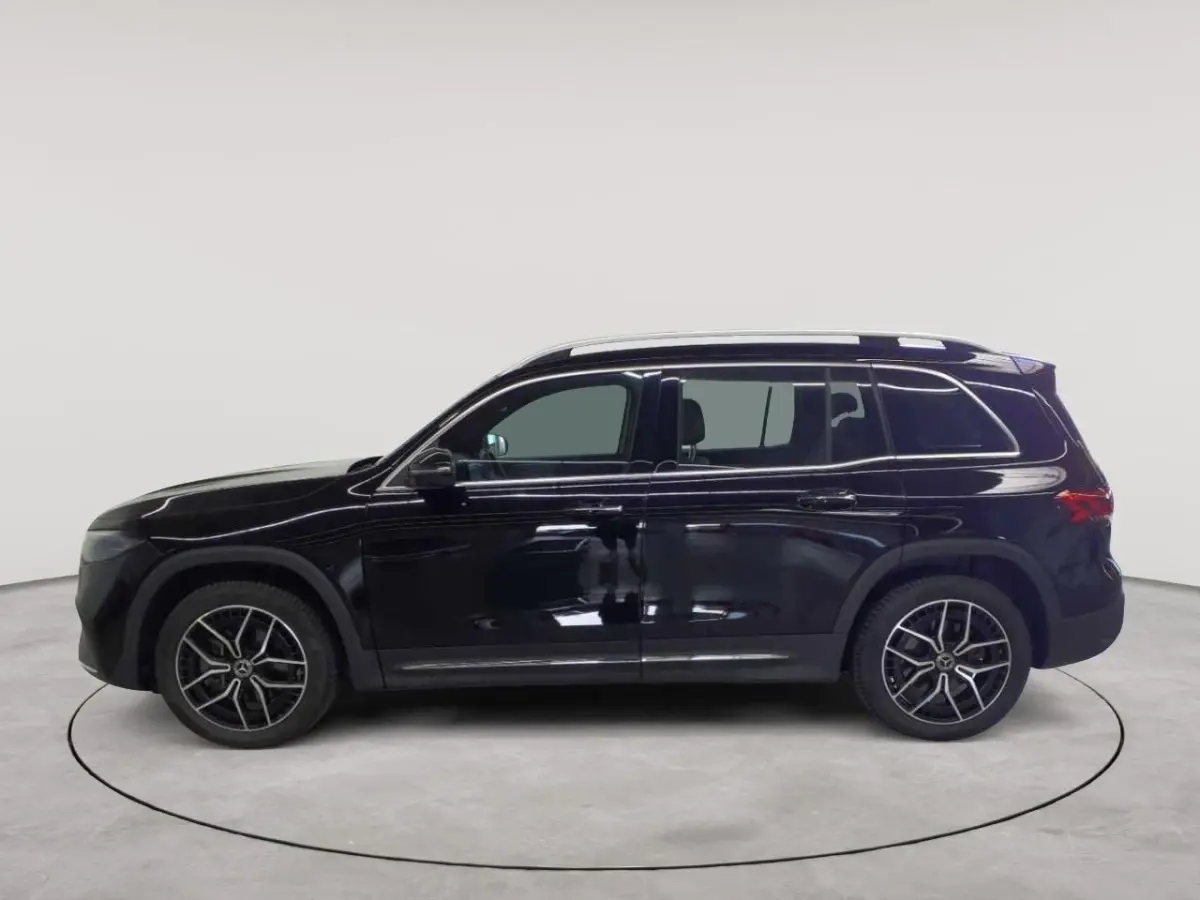300 4MATIC AMG Line 67 kWh // SoH 97% | Panoramadak | 360 camera | 19 inch | Leder | Keyless | CarPlay & Android Auto | Distronic Plus