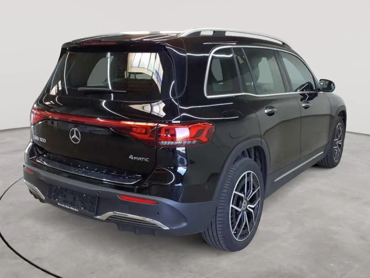 300 4MATIC AMG Line 67 kWh // SoH 97% | Panoramadak | 360 camera | 19 inch | Leder | Keyless | CarPlay & Android Auto | Distronic Plus