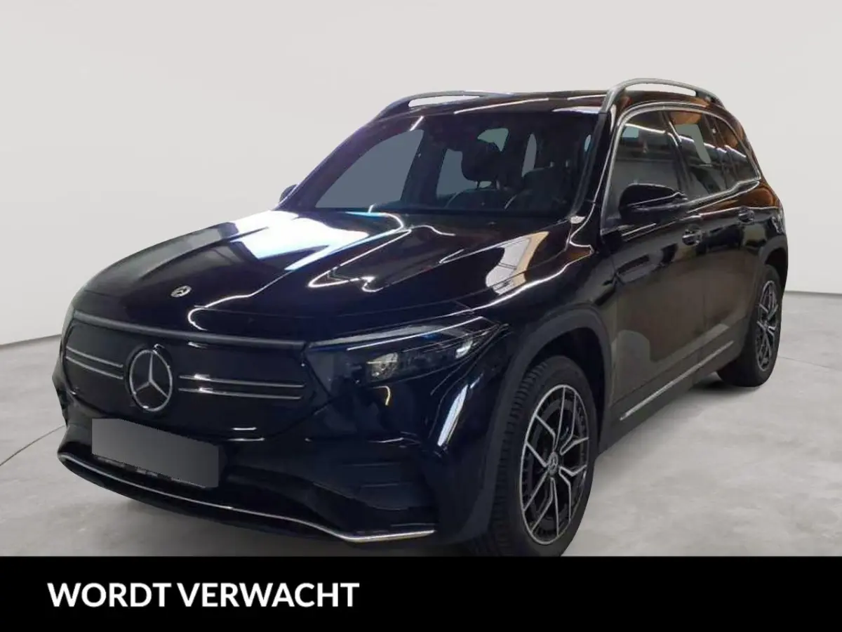 300 4MATIC AMG Line 67 kWh // SoH 97% | Panoramadak | 360 camera | 19 inch | Leder | Keyless | CarPlay & Android Auto | Distronic Plus