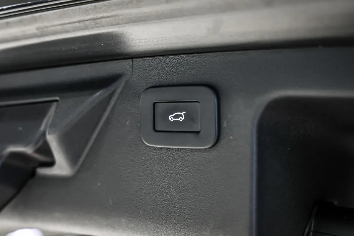 P300e 1.5 R-Dynamic HSE|Pano|Carplay|Trekhaak