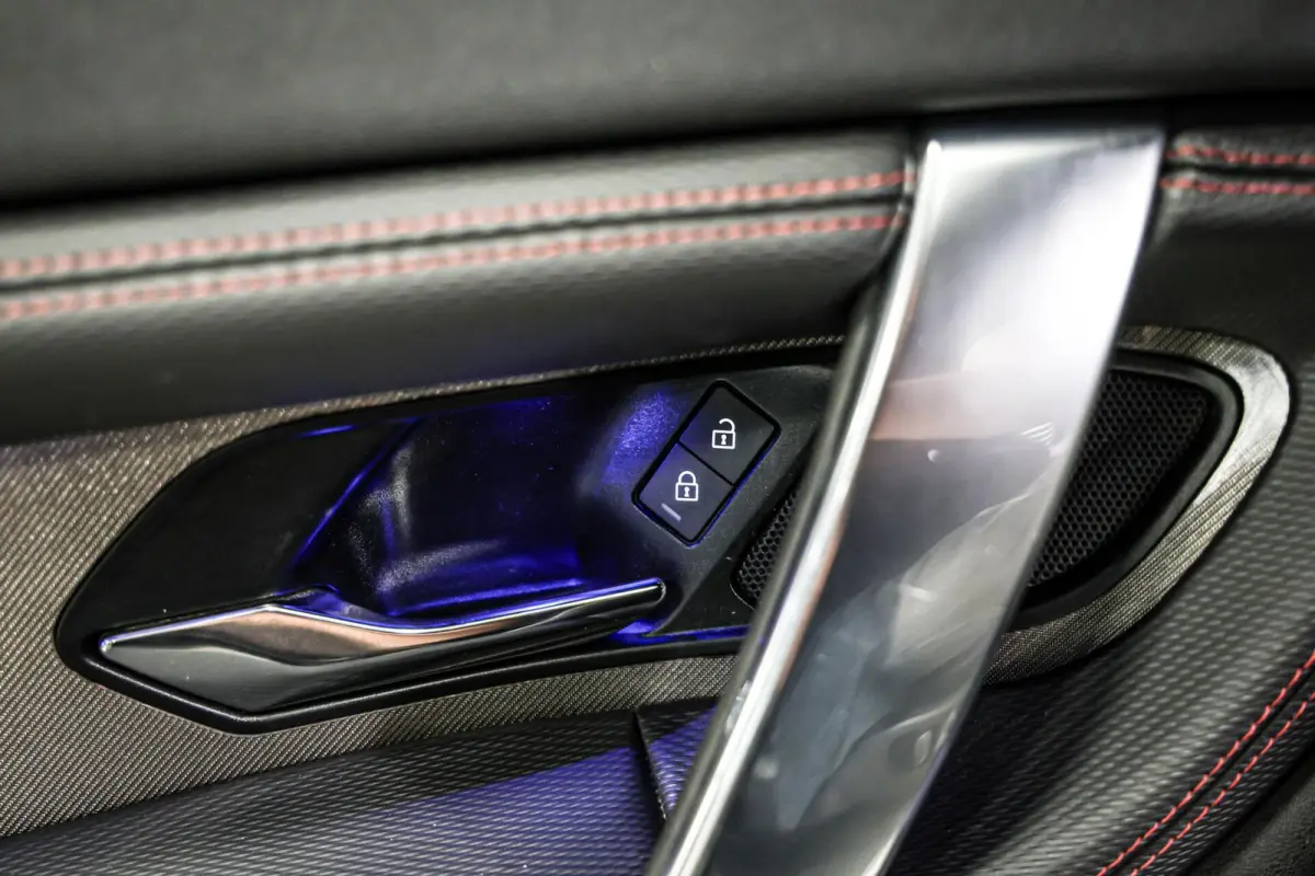 P300e 1.5 R-Dynamic HSE|Pano|Carplay|Trekhaak