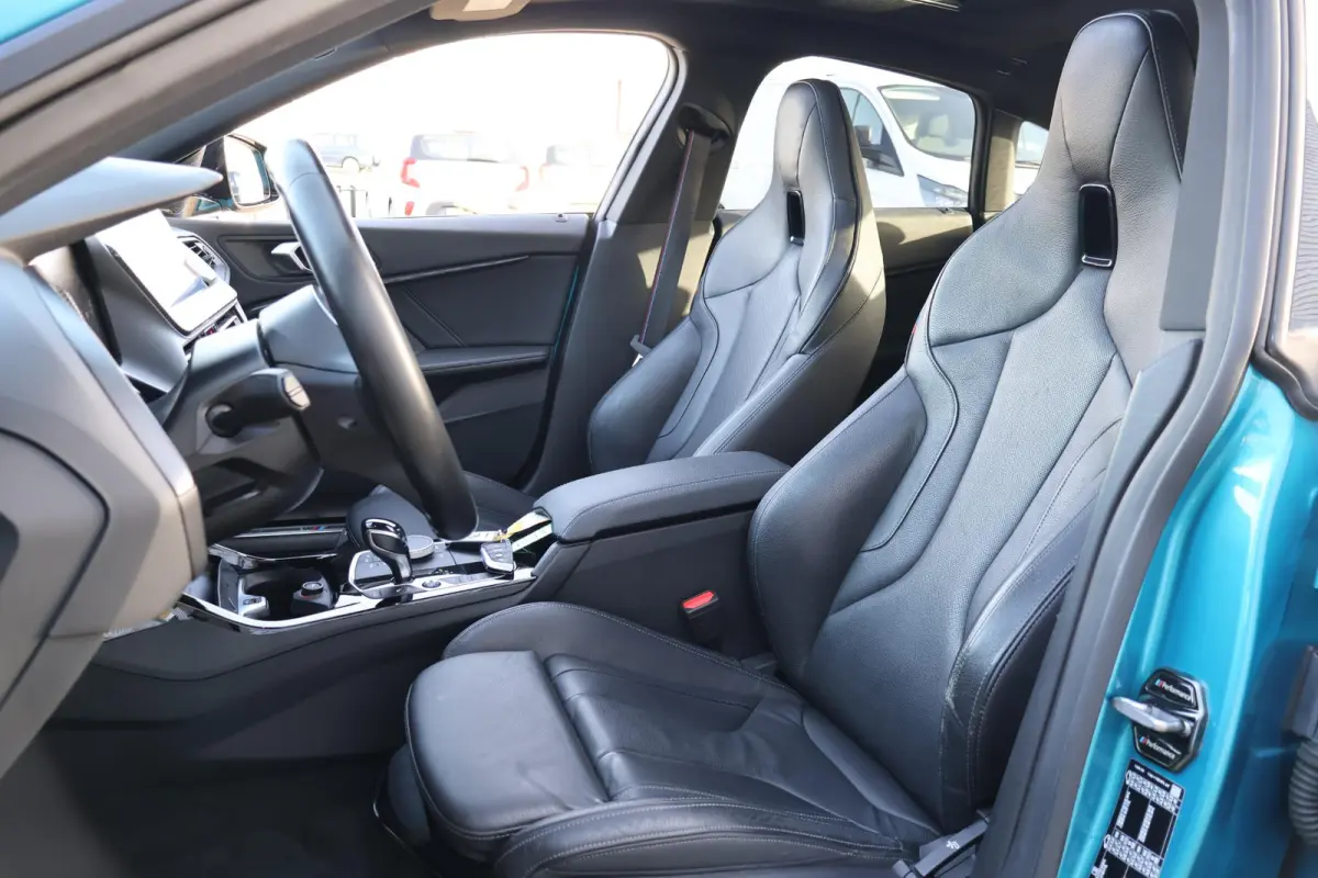 218i Executive Edition 1e eigenaar | Dealer Onderh | BTW | NAP | M-Sport+ | Pano | Winterpack | Harman | Camera | Alarm Klasse 3 | HIFI | Navi | Climate | Carplay | LMV | DAB