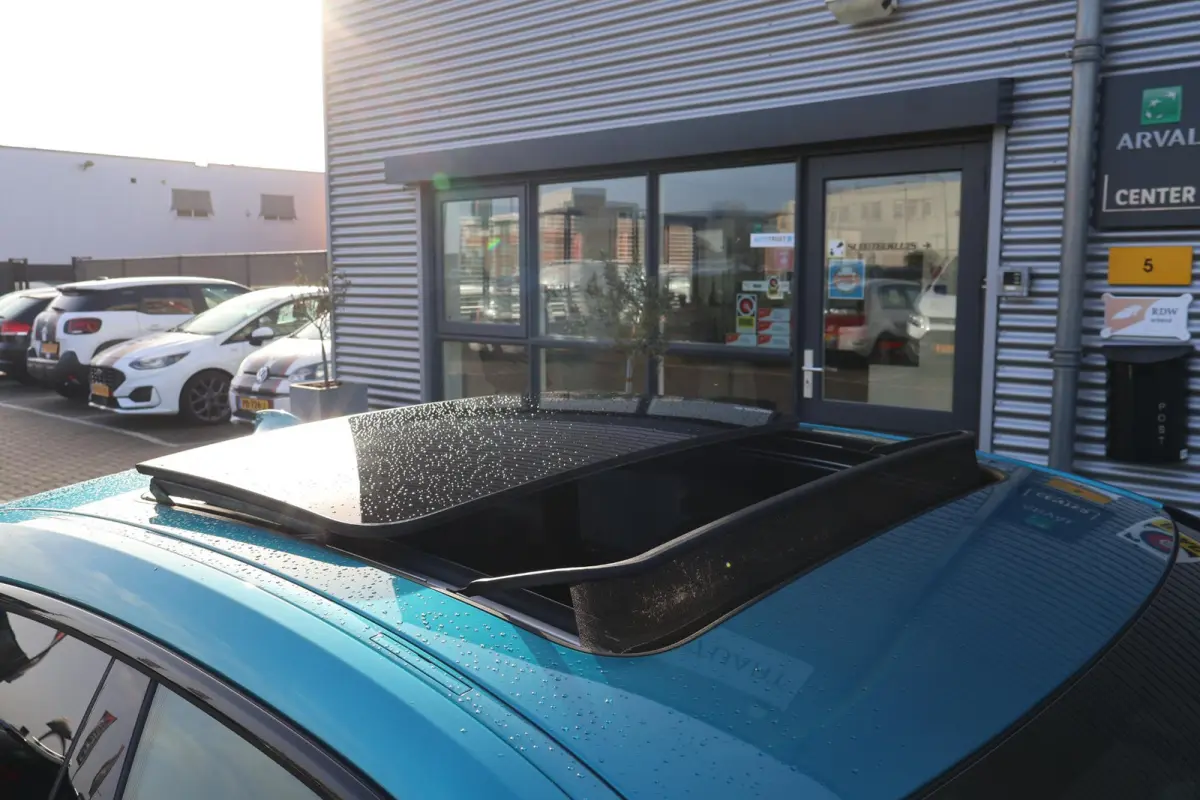 218i Executive Edition 1e eigenaar | Dealer Onderh | BTW | NAP | M-Sport+ | Pano | Winterpack | Harman | Camera | Alarm Klasse 3 | HIFI | Navi | Climate | Carplay | LMV | DAB