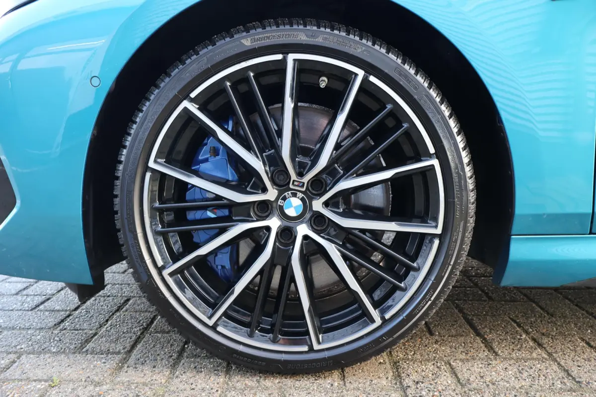218i Executive Edition 1e eigenaar | Dealer Onderh | BTW | NAP | M-Sport+ | Pano | Winterpack | Harman | Camera | Alarm Klasse 3 | HIFI | Navi | Climate | Carplay | LMV | DAB