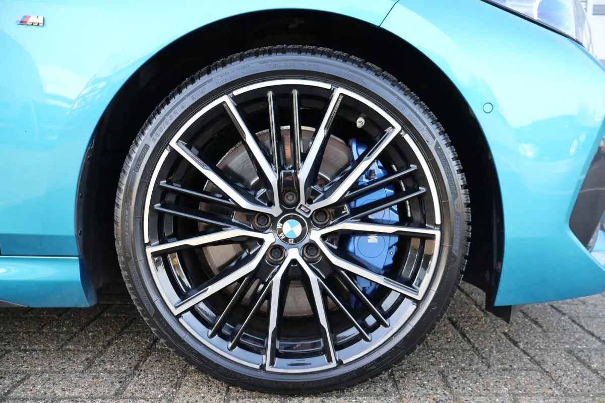 218i Executive Edition 1e eigenaar | Dealer Onderh | BTW | NAP | M-Sport+ | Pano | Winterpack | Harman | Camera | Alarm Klasse 3 | HIFI | Navi | Climate | Carplay | LMV | DAB