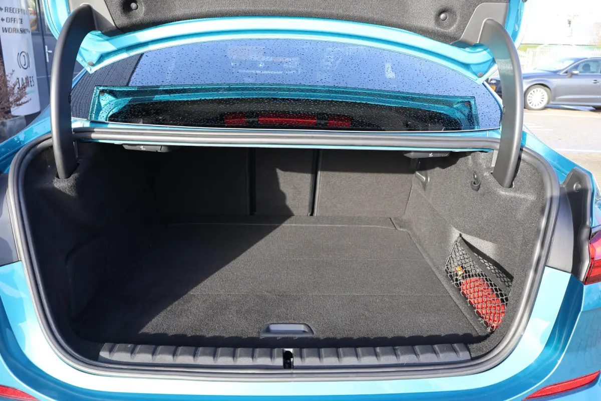 218i Executive Edition 1e eigenaar | Dealer Onderh | BTW | NAP | M-Sport+ | Pano | Winterpack | Harman | Camera | Alarm Klasse 3 | HIFI | Navi | Climate | Carplay | LMV | DAB