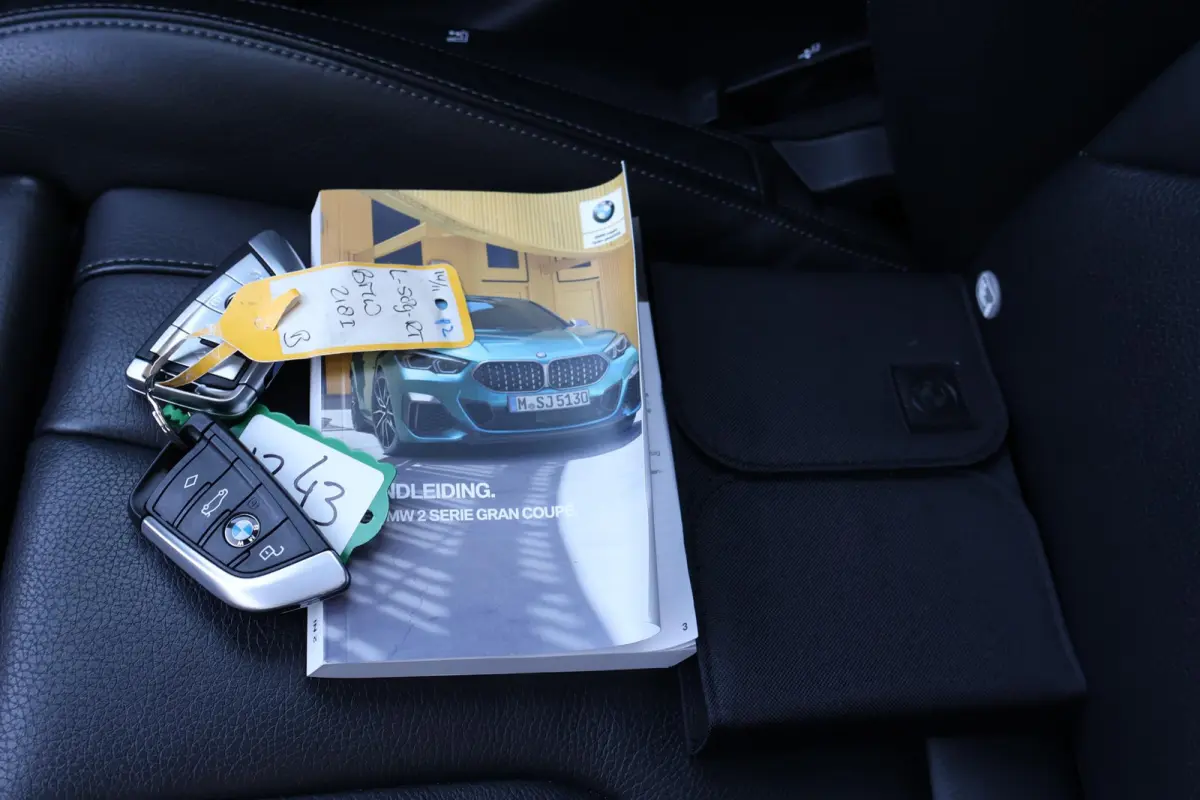 218i Executive Edition 1e eigenaar | Dealer Onderh | BTW | NAP | M-Sport+ | Pano | Winterpack | Harman | Camera | Alarm Klasse 3 | HIFI | Navi | Climate | Carplay | LMV | DAB