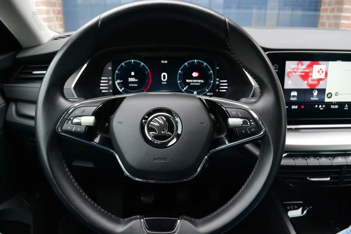 1.0 TSI Business Edition | Trekhaak | Virtual Cockpit | Parkeersensoren | Carplay/Android Auto