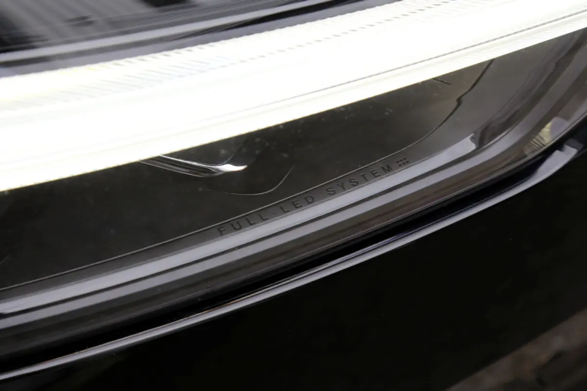2.0 T6 Plug-in hybrid Long Range AWD Plus Dark*Perfect Volvo Onderh.*Pano/Elek. Trekhaak/Sport Stoelen Leder/Stoelverw.V+A/Stuurverw./Camera/Memorie/Parkeersens.V+A/19 inch LM*