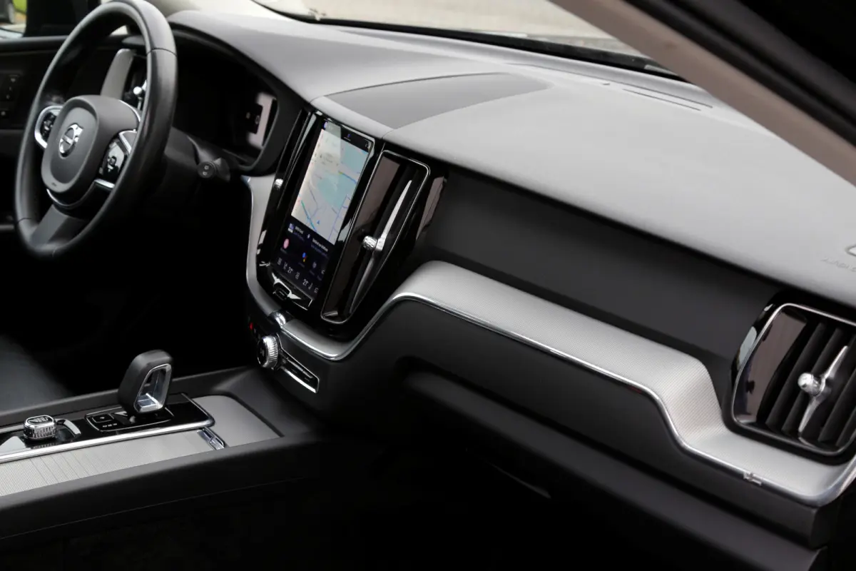 2.0 T6 Plug-in hybrid Long Range AWD Plus Dark*Perfect Volvo Onderh.*Pano/Elek. Trekhaak/Sport Stoelen Leder/Stoelverw.V+A/Stuurverw./Camera/Memorie/Parkeersens.V+A/19 inch LM*