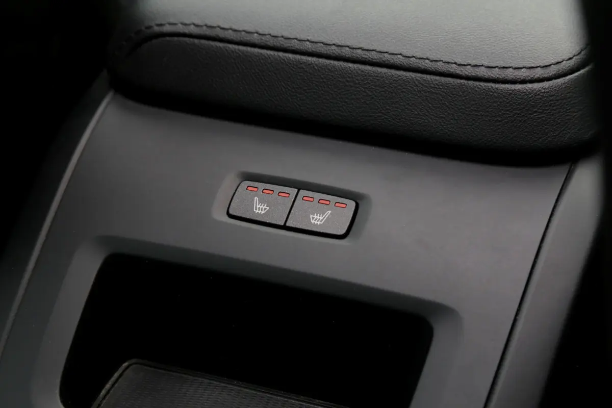 2.0 T6 Plug-in hybrid Long Range AWD Plus Dark*Perfect Volvo Onderh.*Pano/Elek. Trekhaak/Sport Stoelen Leder/Stoelverw.V+A/Stuurverw./Camera/Memorie/Parkeersens.V+A/19 inch LM*