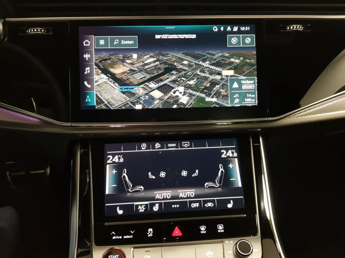 4.0 TFSI RS Q8 Quattro 600pk! Panorama dak Navigatie Electrische achterklep Led Camera Climate Control Parkeer sensoren voor en achter Lichtmetalen Velgen
