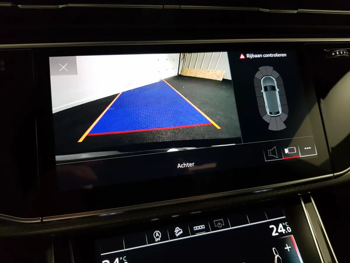 4.0 TFSI RS Q8 Quattro 600pk! Panorama dak Navigatie Electrische achterklep Led Camera Climate Control Parkeer sensoren voor en achter Lichtmetalen Velgen