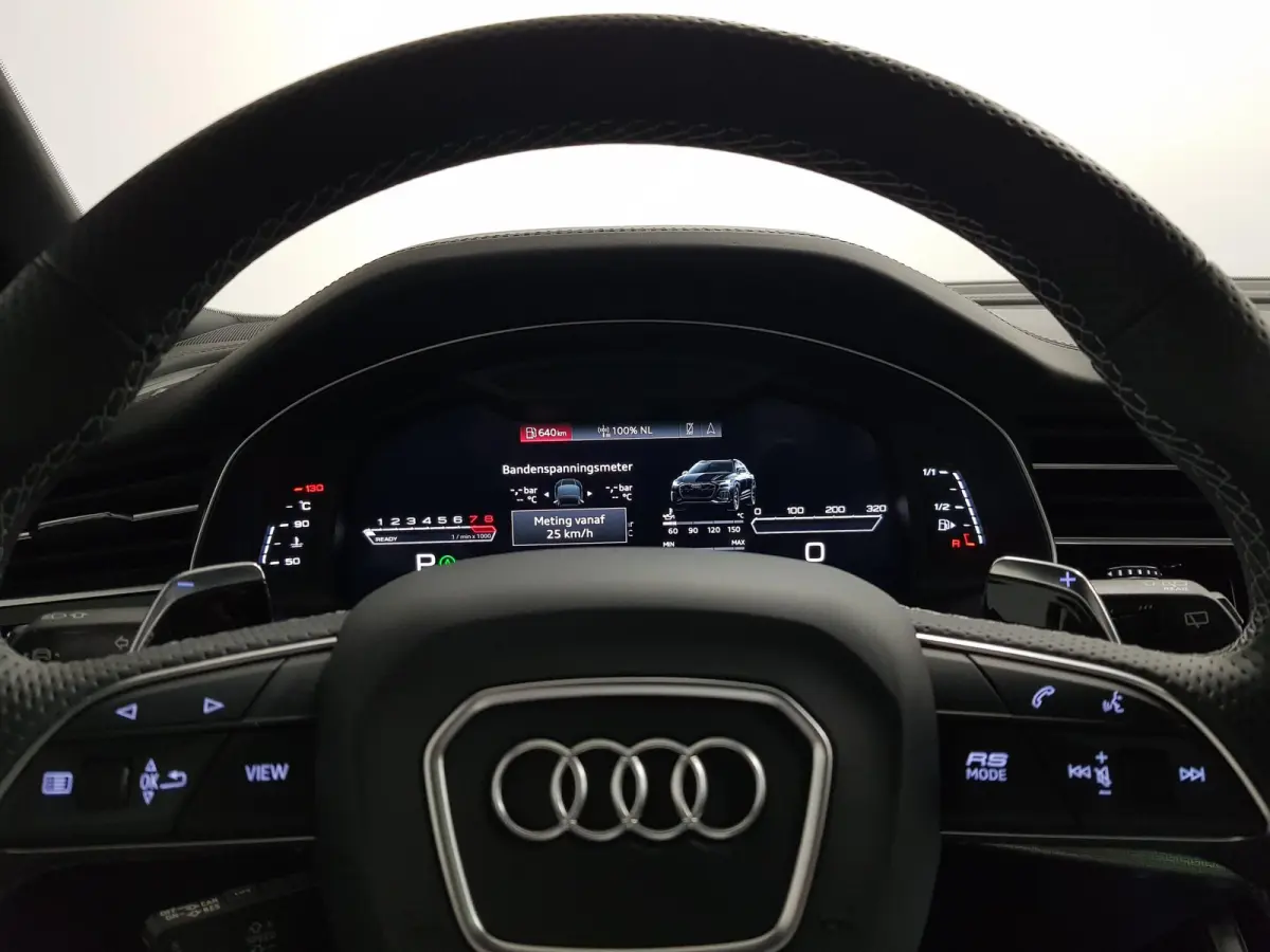 4.0 TFSI RS Q8 Quattro 600pk! Panorama dak Navigatie Electrische achterklep Led Camera Climate Control Parkeer sensoren voor en achter Lichtmetalen Velgen