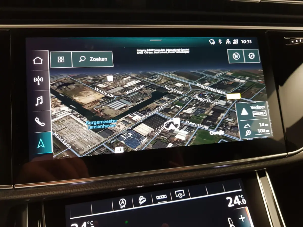 4.0 TFSI RS Q8 Quattro 600pk! Panorama dak Navigatie Electrische achterklep Led Camera Climate Control Parkeer sensoren voor en achter Lichtmetalen Velgen