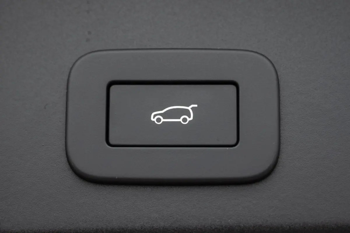 1.5 P270e PHEV PANO TREKHAAK MERIDIAN ADAPTIVE CRUISE LEDER