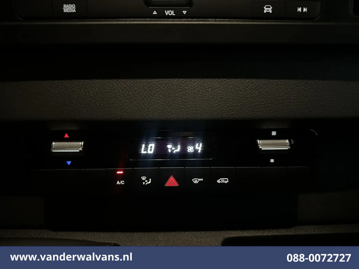 315 CDI 150pk L3H2 Euro6 Airco | Camera | Apple Carplay | Chauffeursstoel Android Auto, Parkeersensoren, 270 Graden Achterdeuren, Bijrijdersbank