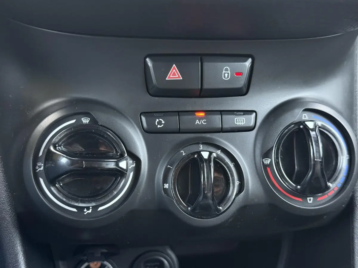 1.2 PureTech Blue Lion 2e Eigenaar|Navi|Airco|Carplay|D-riem vv in 2024|Cruise|N.A.P|APK tot 09-2027
