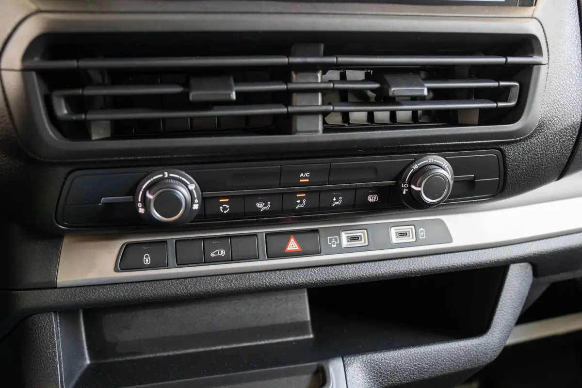 L3 75 kWh | SOH 97% | Camera | Laadruimtepakket | Apple Carplay & Android Auto | Buitenspiegels el. inklapbaar | Lichtmetalen velgen |