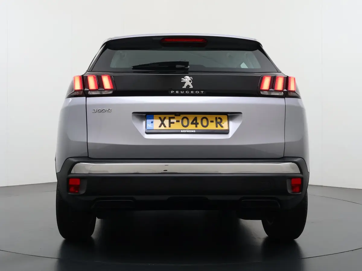 Active 130pk Automaat | Navigatie | Camera achter | Parkeersensoren | Cruise control | Lichtmetalen velgen | Apple Carplay en Android auto