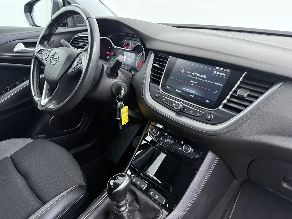 1.2 Turbo Business Elegance / Navigatie / 360 Camera / Parkeersensoren / Carplay / LED / ECC / 17'' LMV
