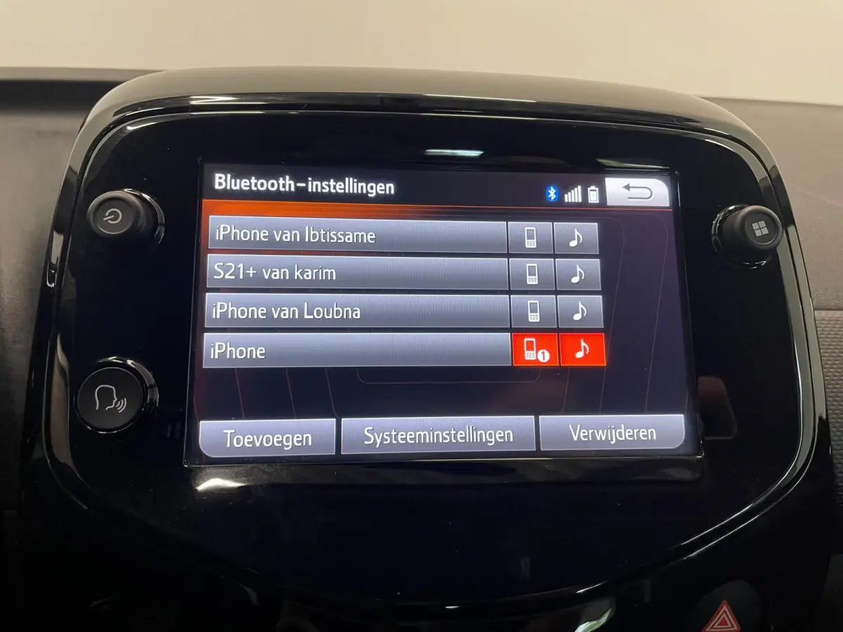 1.0 VTi Feel Airco Navigatie Apple Carplay Android Auto Achteruitrij camera Leder Multifunctioneel stuurwiel