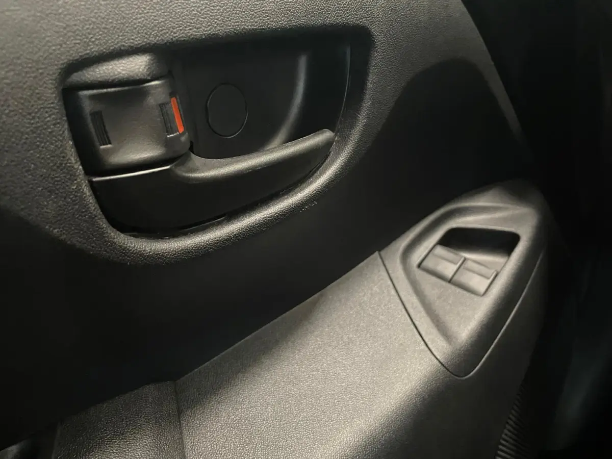 1.0 VTi Feel Airco Navigatie Apple Carplay Android Auto Achteruitrij camera Leder Multifunctioneel stuurwiel