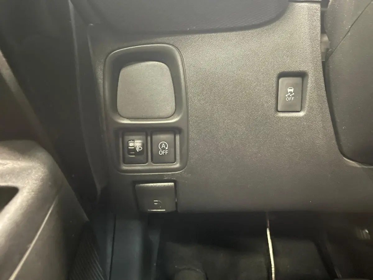 1.0 VTi Feel Airco Navigatie Apple Carplay Android Auto Achteruitrij camera Leder Multifunctioneel stuurwiel