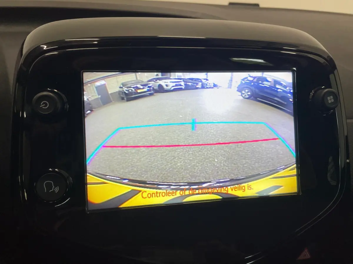 1.0 VTi Feel Airco Navigatie Apple Carplay Android Auto Achteruitrij camera Leder Multifunctioneel stuurwiel