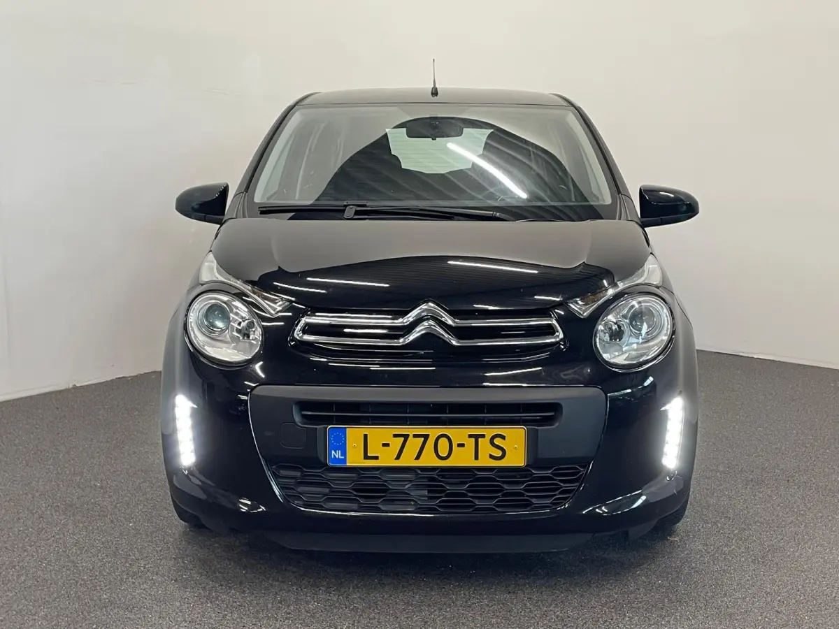 1.0 VTi Feel Airco Navigatie Apple Carplay Android Auto Achteruitrij camera Leder Multifunctioneel stuurwiel