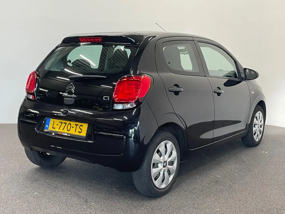 1.0 VTi Feel Airco Navigatie Apple Carplay Android Auto Achteruitrij camera Leder Multifunctioneel stuurwiel